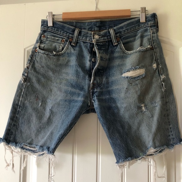 VINTAGE LEVI’S Distressed Cut Off Shorts - Picture 1 of 6